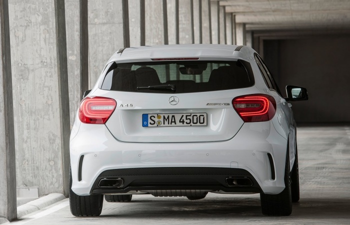 O preço elevado restringe as vendas desse tipo de carro no Brasil, cujo número de unidades raramente ultrapassa 20 veículos faturados por ano

Confira tamb...